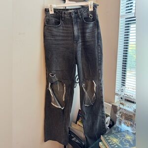 Distressed 90’s Boyfriend Jeans